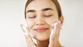 Skincare: cum să revii la esențial și să alegi eficiența