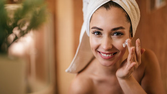 Ghid complet de îngrijire anti-aging pentru toamnă