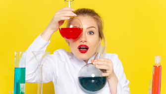 Biotech Beauty: ascensiunea ingredientelor de îngrijire a pielii crescute în laborator