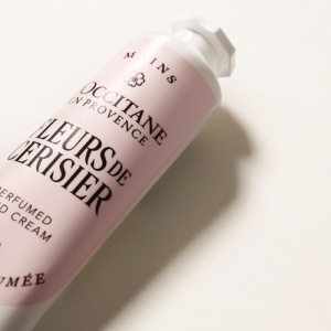 L'Occitane Cremă De Mâini Cherry Blossom 30ml - Img 2