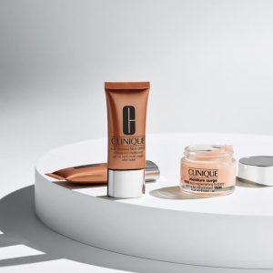 Clinique Sun-Kissed Gel Nuantator Multi-Utilizare Efect De Soare Tub 30ml - Img 3