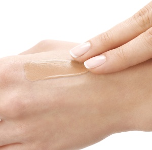 Vichy Dermablend Fond De Ten Corector Fluid 16h 25 Nude Tub 30ml - Img 5