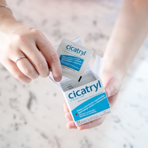 Cicatryl Cremă Pentru Răni Și Zgârieturi Superficiale Pliculețe 14x2g - Img 2