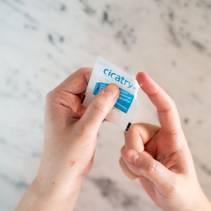 Cicatryl Cremă Pentru Răni Și Zgârieturi Superficiale Pliculețe 14x2g - Img 3