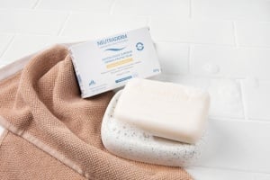 Neutraderm Săpun Delicat Surgras Dermo-Protector Față Și Corp Piele Sensibilă Și Uscată 200g - Img 2