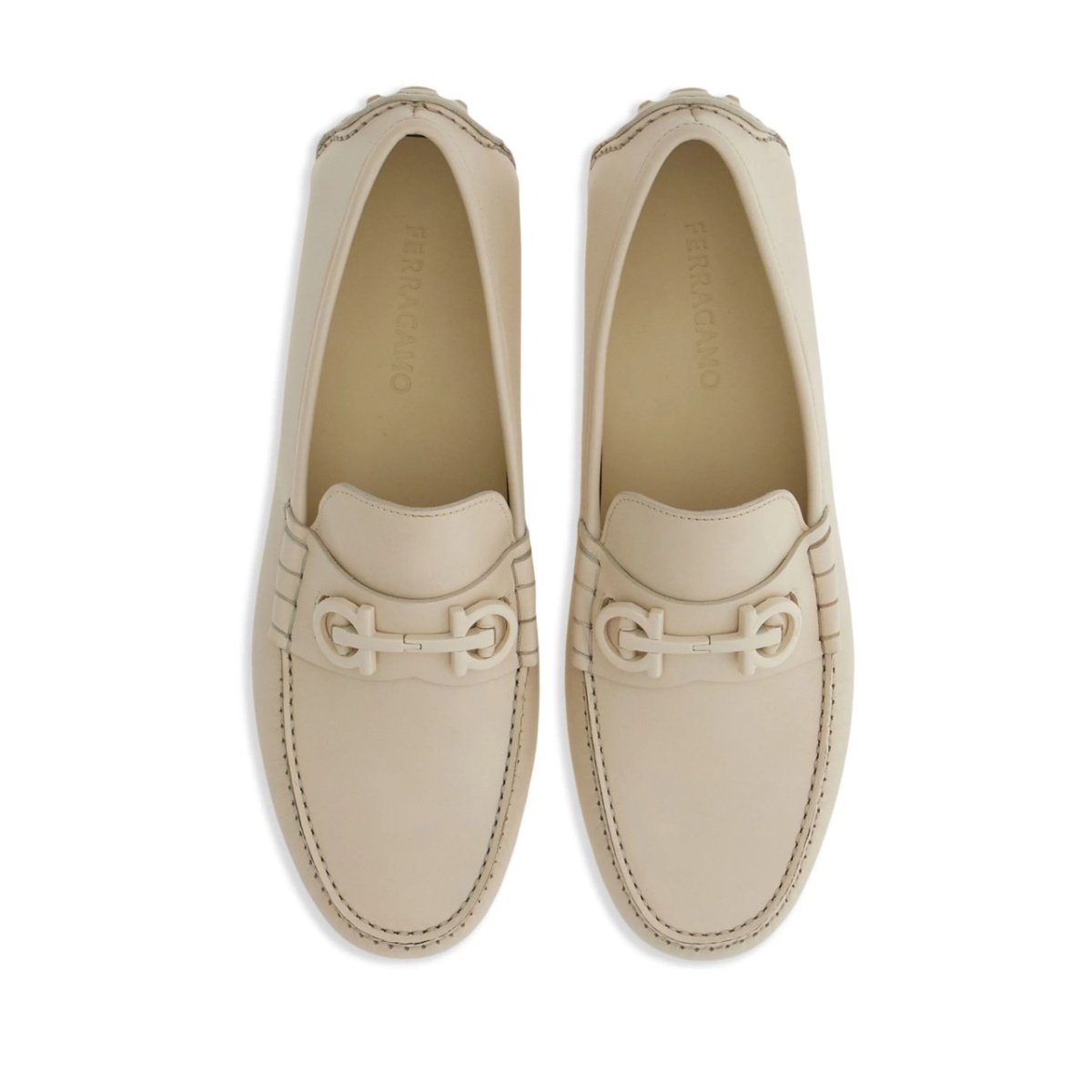 Gancini-plaque leather loafers - Img 4