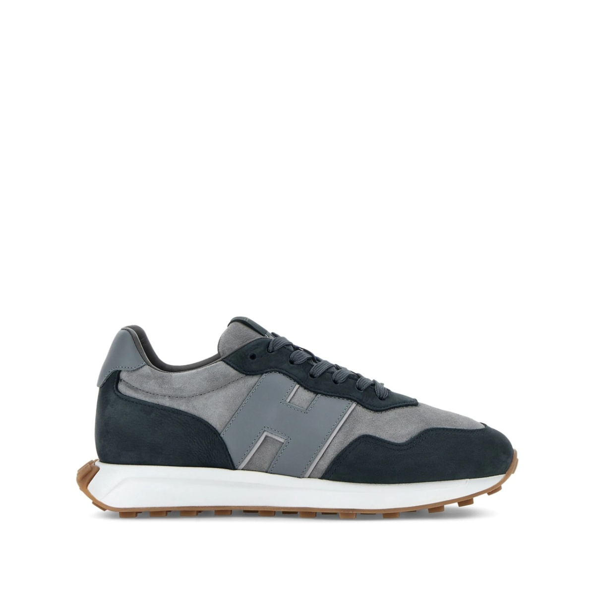 H601 low top sneakers