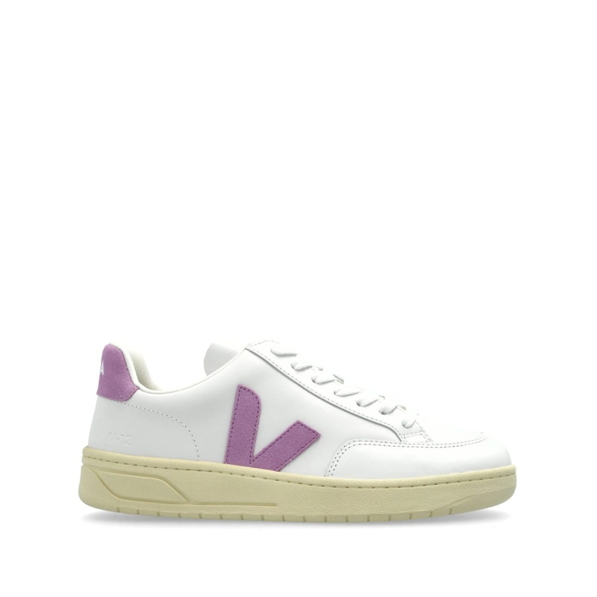 V-10 sneakers