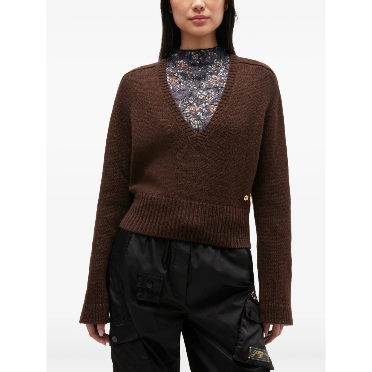wool yak mix V-neck knit - Img 3