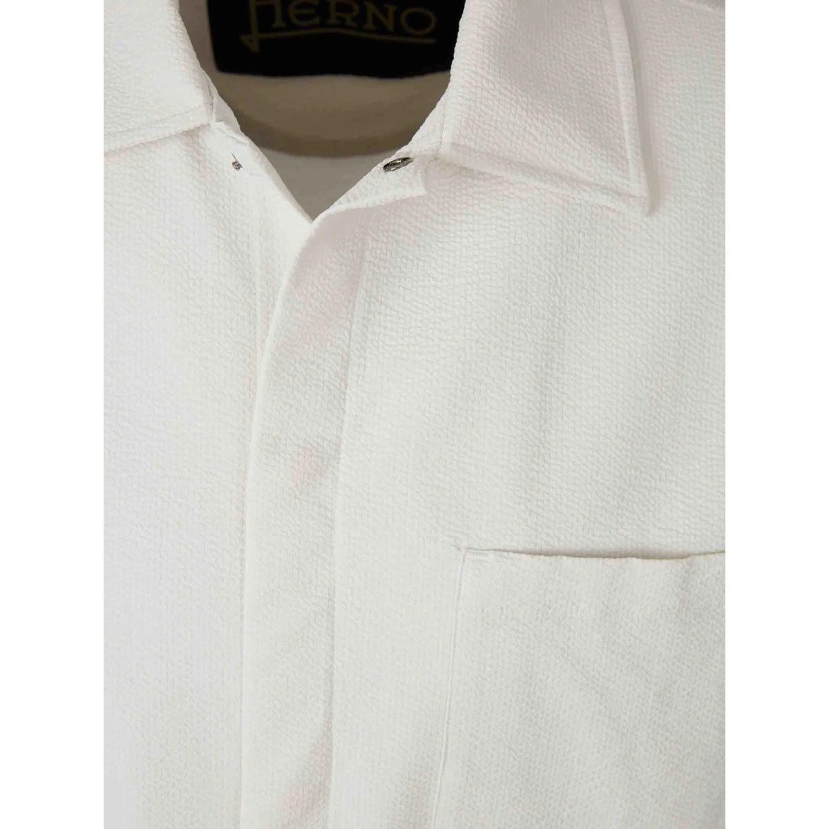chest-pocket shirt - Img 3