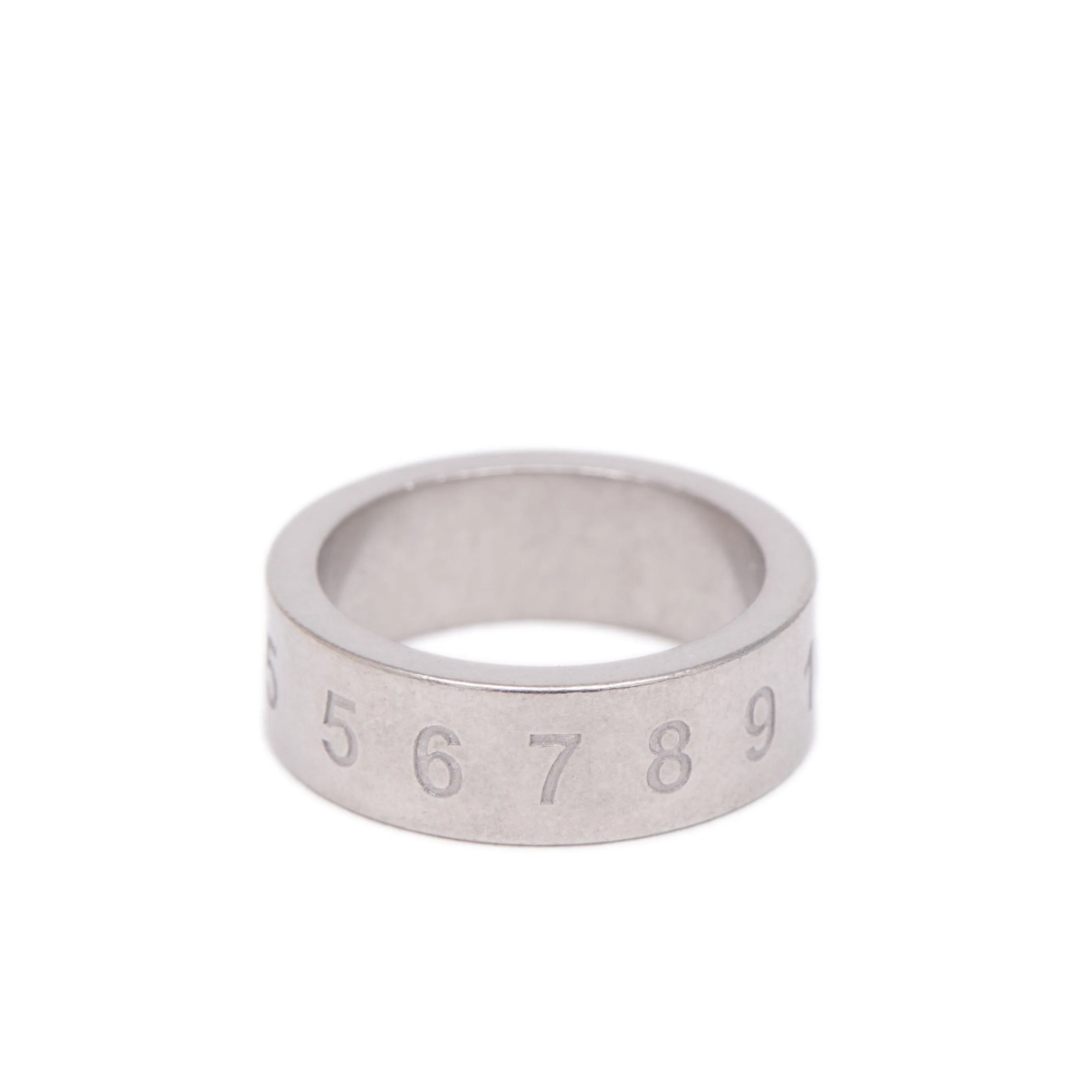 Numerical engraved ring