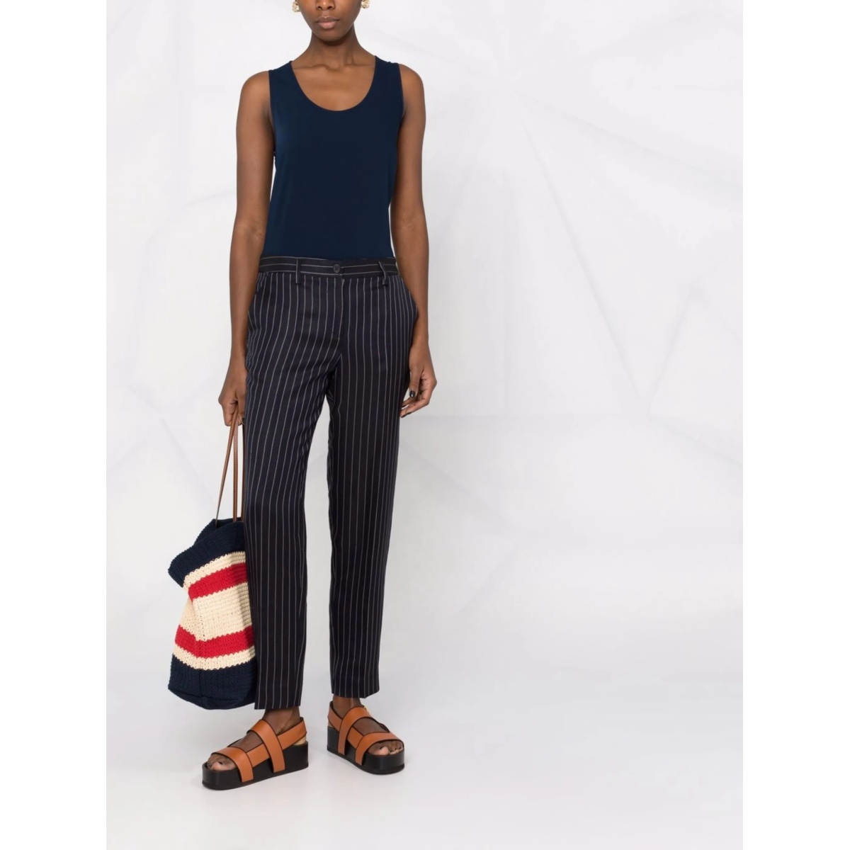 scoop-neck sleeveless blouse - Img 2