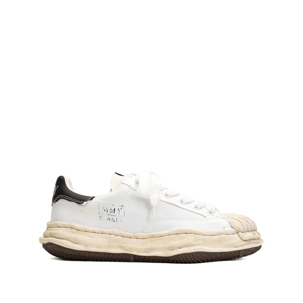 torn-film attached canvas sneakers