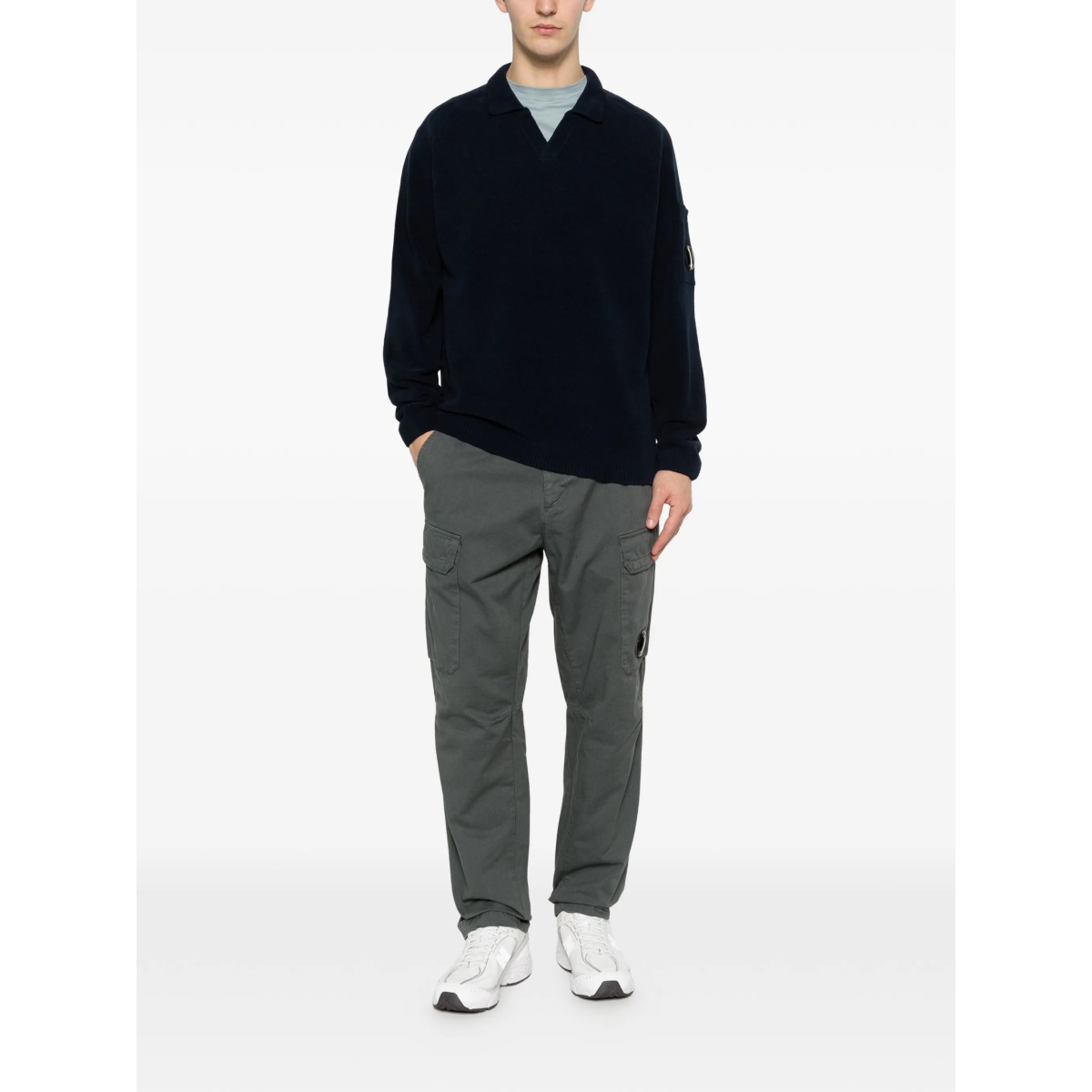 V-neck pocket-sleeve sweater - Img 2