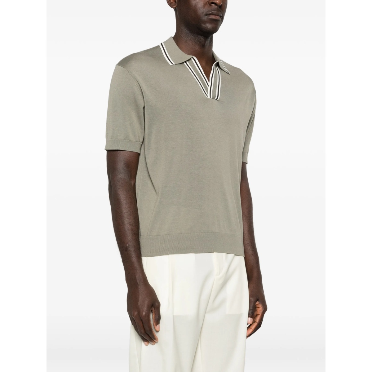 V-neck T-shirt - Img 3