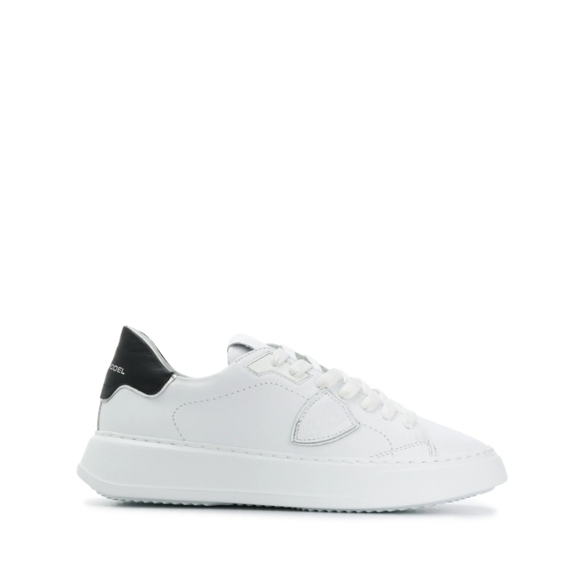 flat low top sneakers