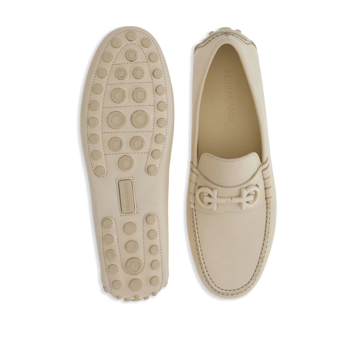 Gancini-plaque leather loafers - Img 5