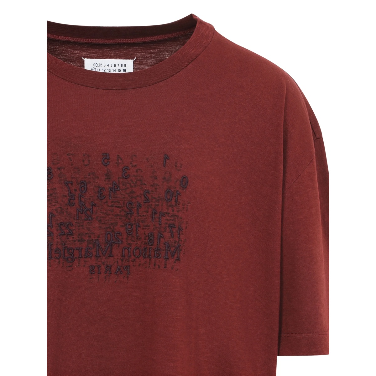 graphic T-shirt - Img 3