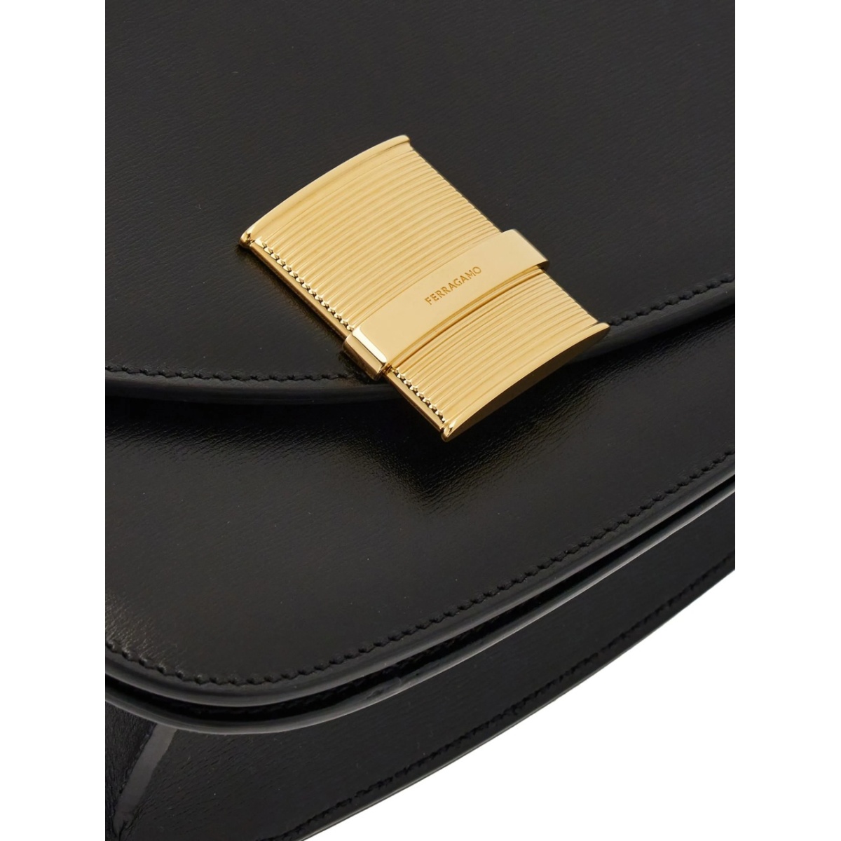 small Asymmetric leather crossbody bag - Img 5