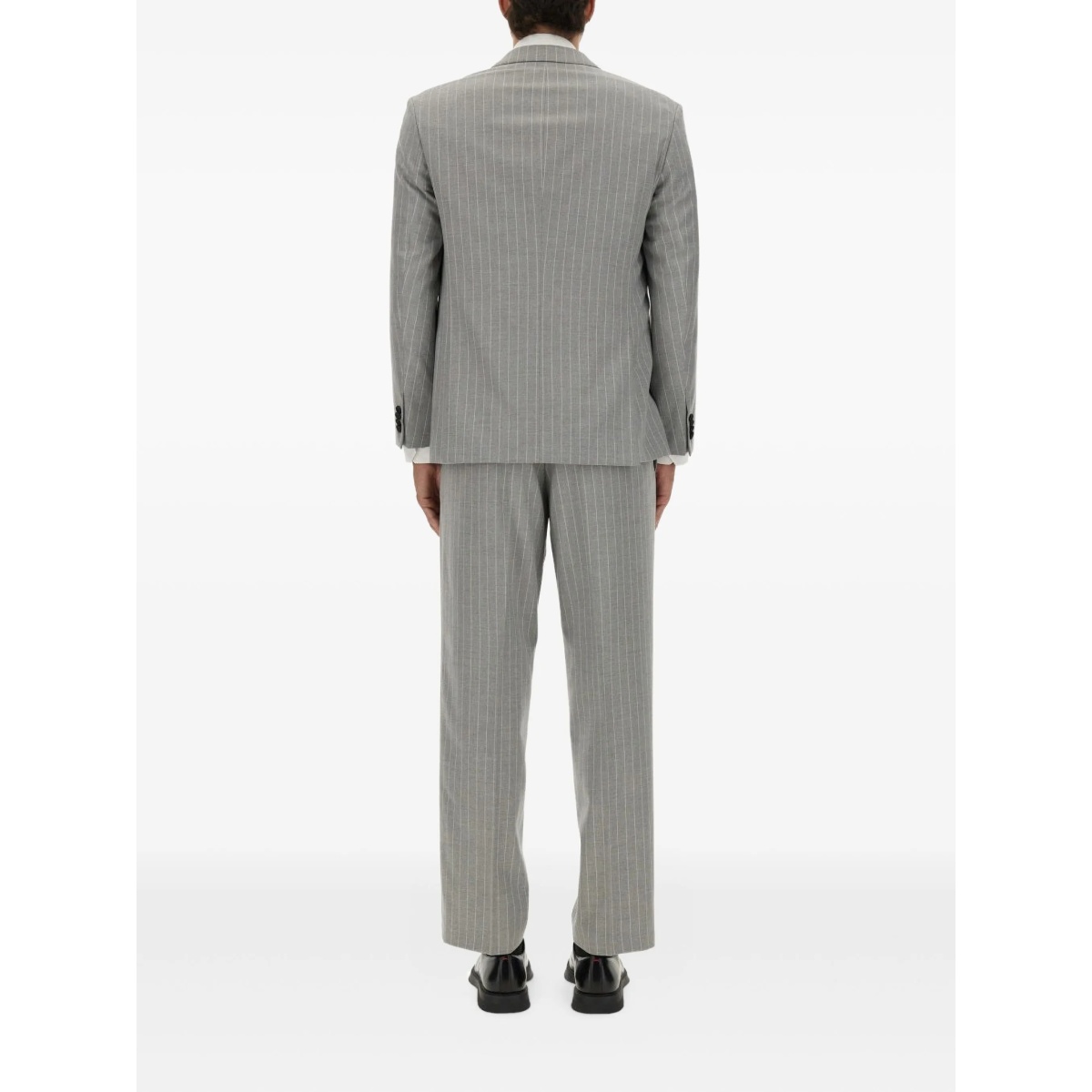 striped-pattern suit - Img 3