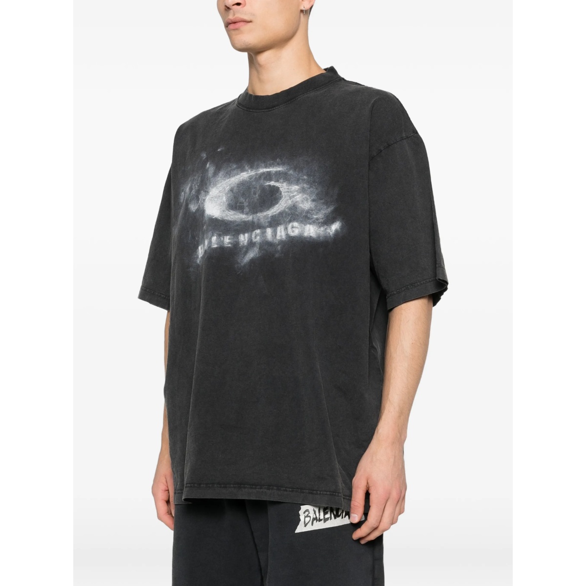 graphic T-shirt - Img 3