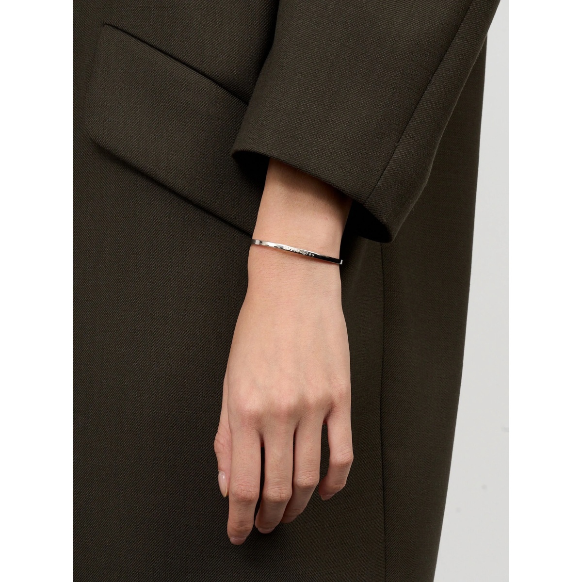 Numeric engraved cuff bracelet - Img 4