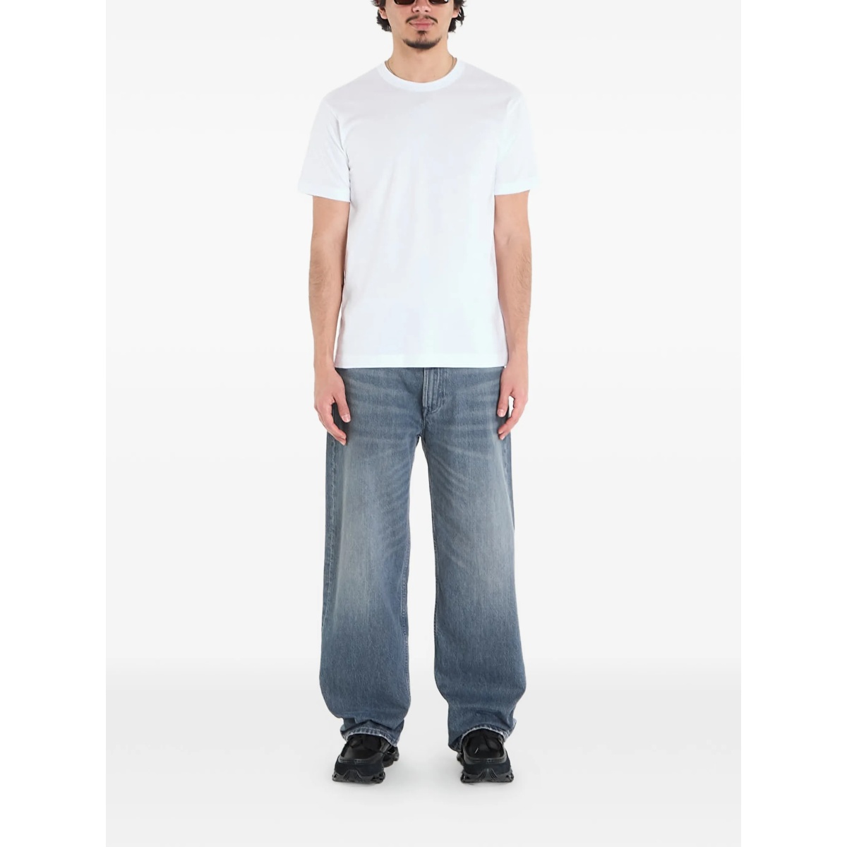 round-neck T-shirt - Img 2