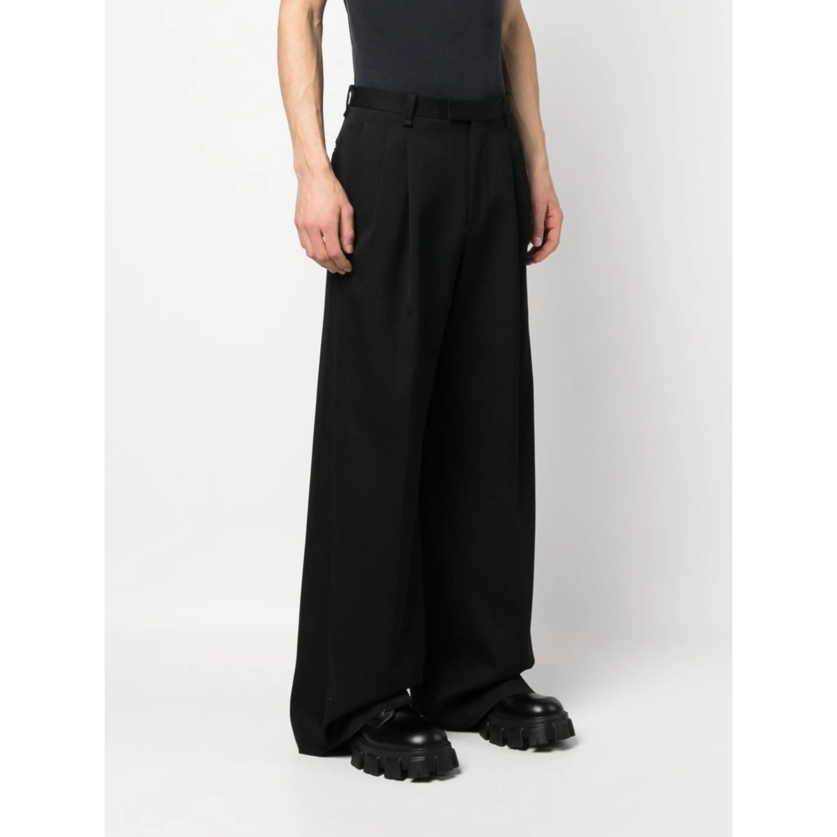 wide-leg trousers - Img 3