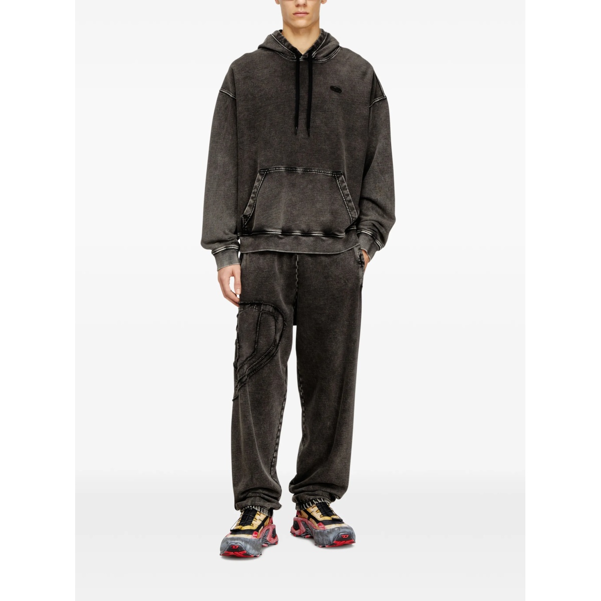 S-Boxt-Hood-Den drawstring oval-patch hoodie - Img 2