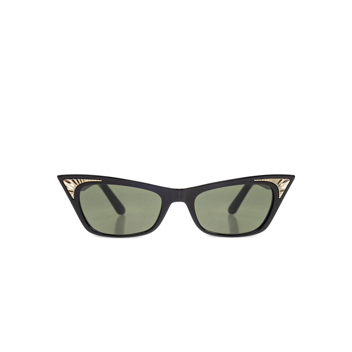 cat eye-frame sunglasses