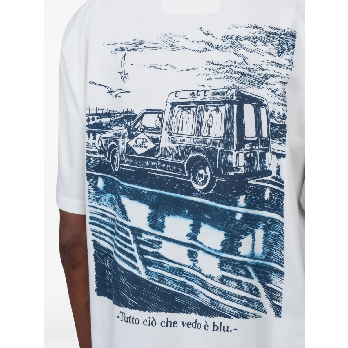 graphic T-shirt - Img 4