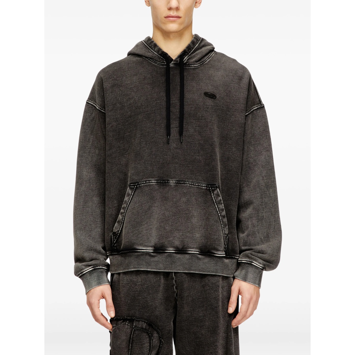S-Boxt-Hood-Den drawstring oval-patch hoodie - Img 3