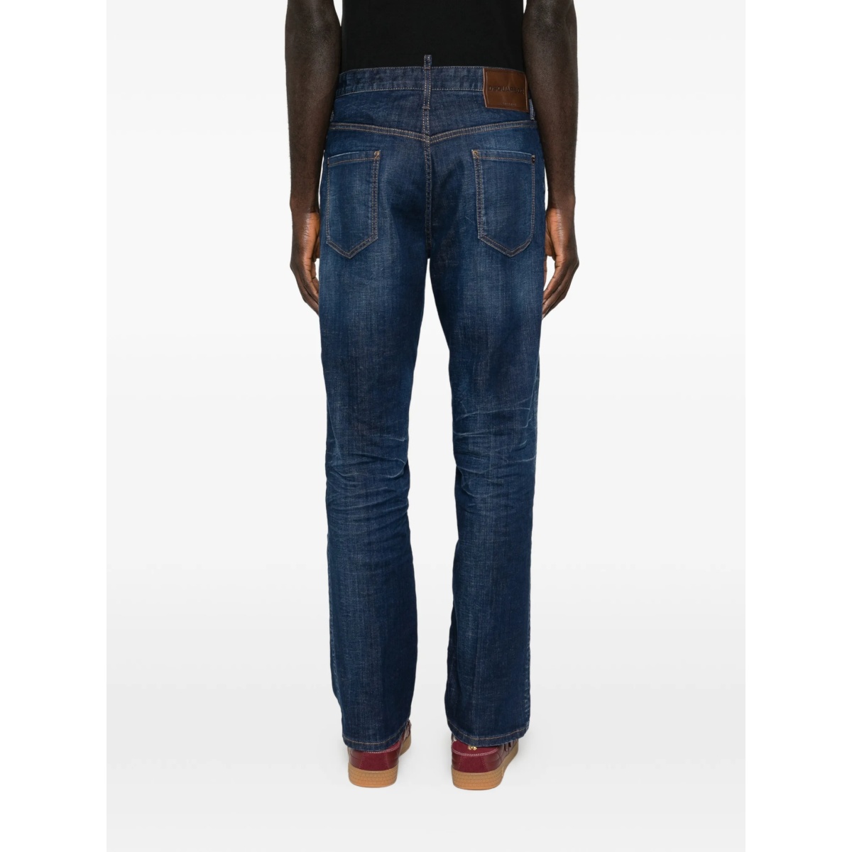 button-fastening jeans - Img 4