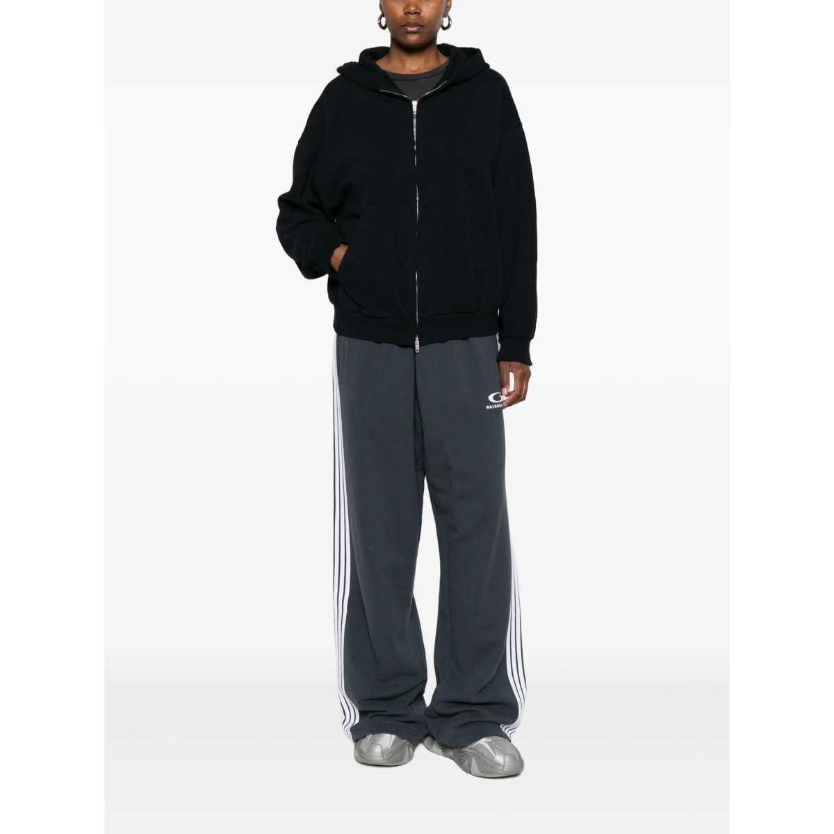 zip-up hoodie - Img 3