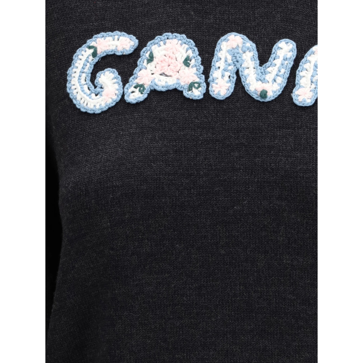 crochet-appliqué sweater - Img 3