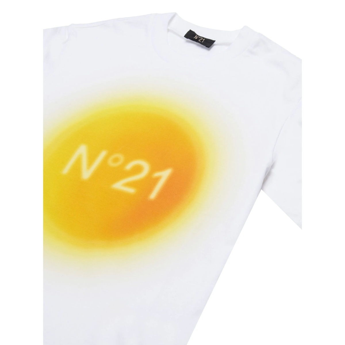 graphic T-shirt - Img 3