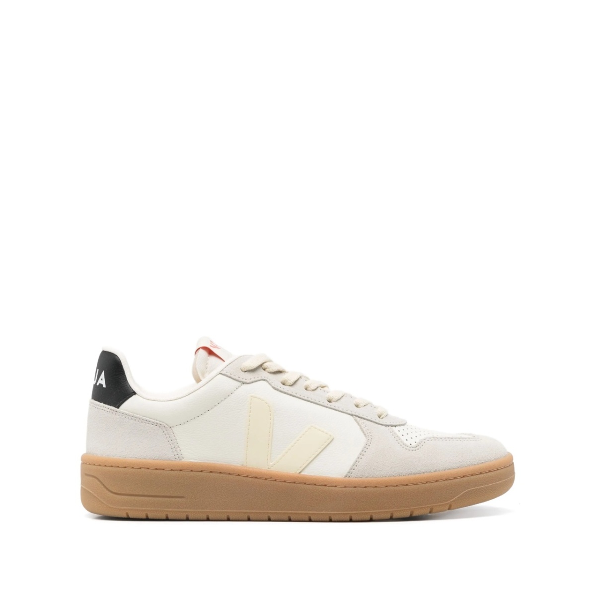 V 82 sneakers