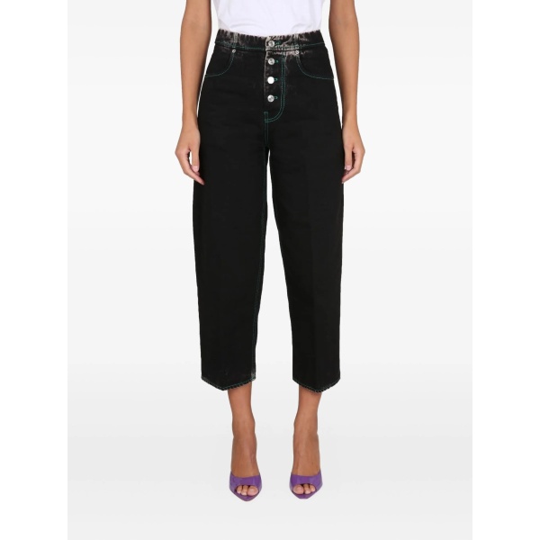 button stitching jeans