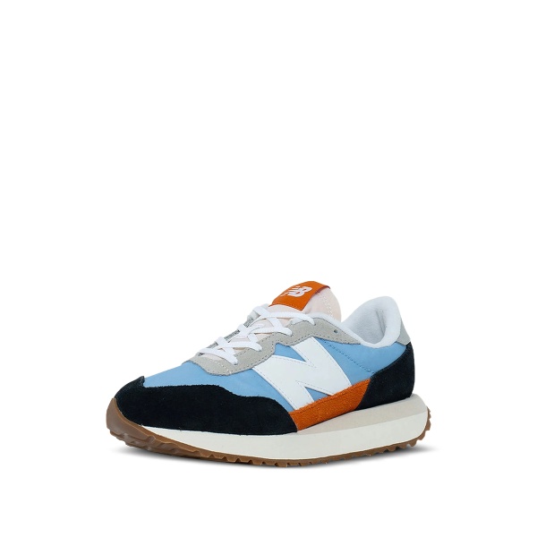 lace-up fastening sneakers