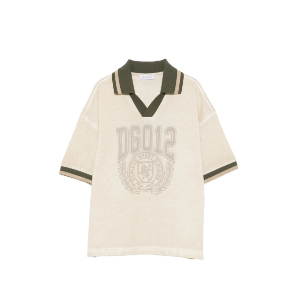 V-neck T-shirt