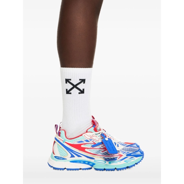 Be Right Back Fishnet arrow sneakers