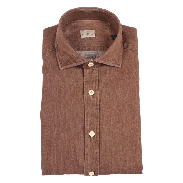 buttoned shirt
