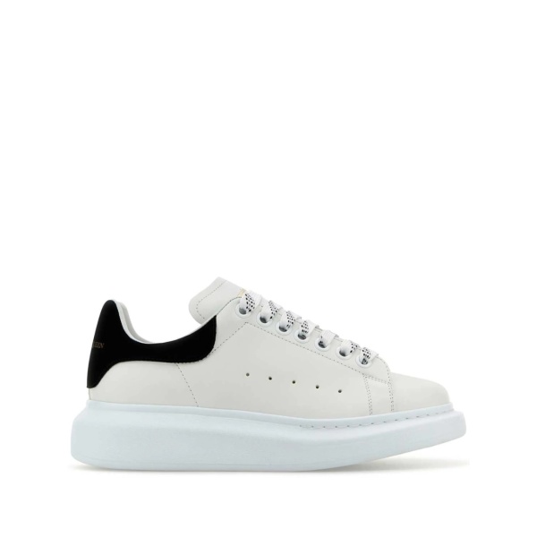 Oversized sneakers