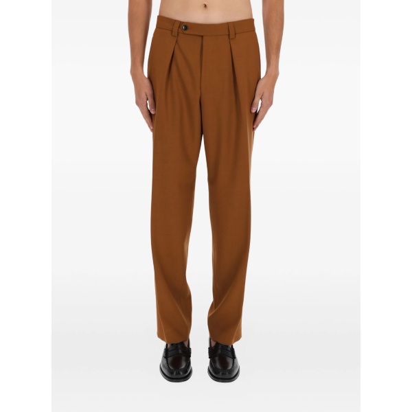 pleated trousers