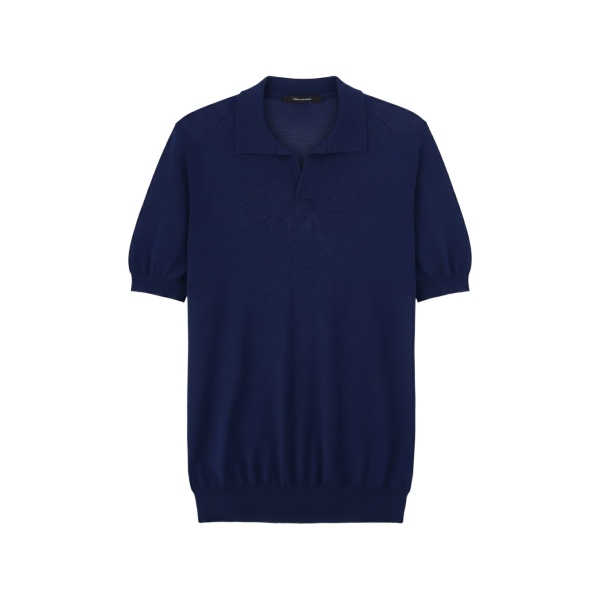 V-neck T-shirt
