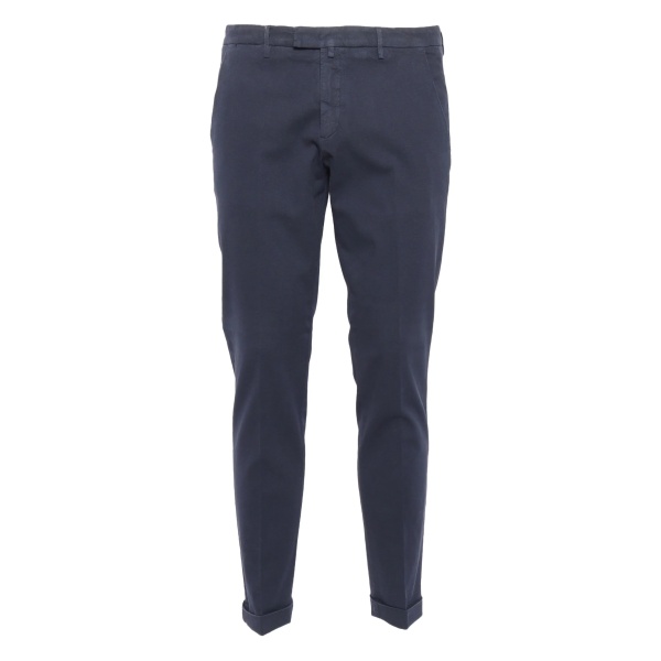 cuffed straight-leg trousers