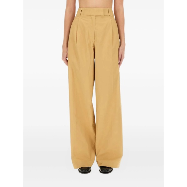 pleated trousers