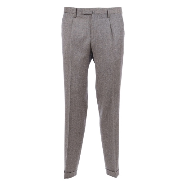 pleated trousers