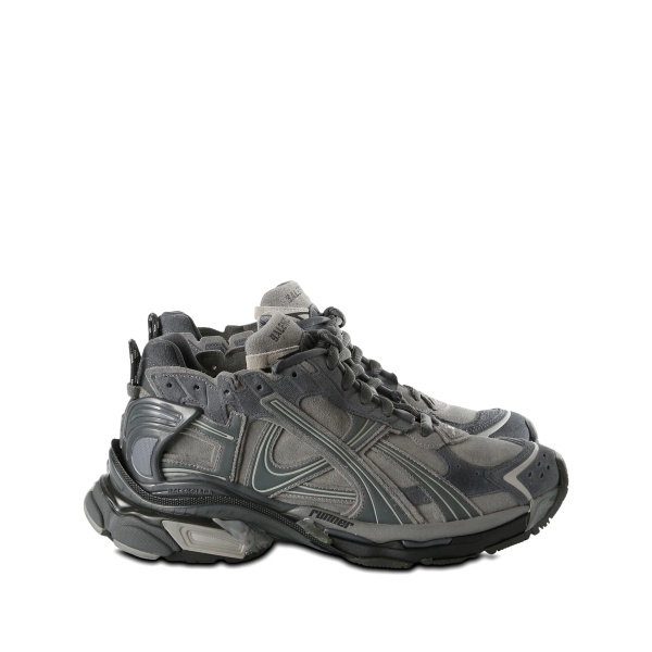 Runner trainers