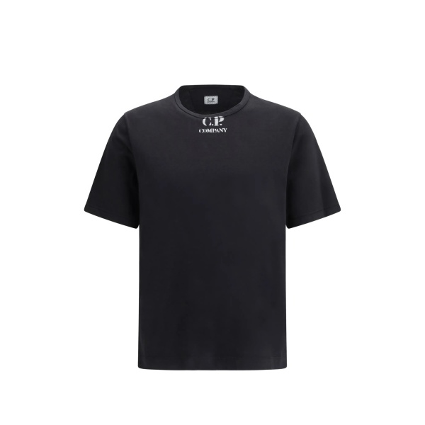 short-sleeved T-shirt